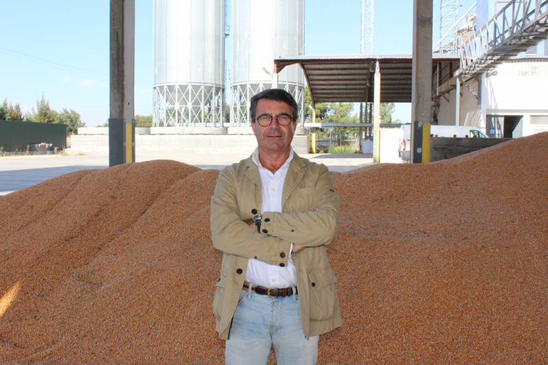 Jorge Durão Neves é o novo presidente da ANPROMIS (Associação Nacional de Produtores de Milho e Sorgo) sucedendo a José Luís Lopes que assume agora a presidência da Assembleia Geral da organização.

As eleições na ANPROMIS tiveram lugar no dia 25 de Março, na sequência da Assembleia Geral, e elegeram os órgãos sociais para o triénio 2019 a 2021.

A ANPROMIS agradece aos anteriores membros dos Órgãos Sociais toda a colaboração prestada e felicita os novos responsáveis no desempenho das suas novas atribuições.

Em relação à composição da nova Direção, a ANPROMIS destaca a inclusão de dois jovens agricultores, cujo objetivo é assegurar a representação institucional da organização no futuro.

ASSEMBLEIA GERAL

Presidente –José Luís Alves Lopes

Secretário – Fernando Manuel Guerreiro Silveira do Rosário

Secretário – Vasco Manuel Pires Duque dos Reis

CONSELHO FISCAL

Presidente – Joaquim Pedro Beirão Freire Torres

Vogal – José Maria Pizarro Tello Rasquilha

Vogal – António Cabral da Silveira Gonçalves Ferreira

DIRECÇÃO

Presidente – Jorge Manuel Coutinho Durão Neves

Secretário – Luís Fernando Bulhão Martins

Tesoureiro –&nbsp;João Monteiro Coimbra

Vogal – Pedro Miguel Branco Salgado Pimenta

Vogal – Rodrigo Cabral de Sousa Vinagre

Vogal Suplente –&nbsp;José Manuel Vidal de Goes

Vogal Suplente –&nbsp;Ambrósio Teixeira Raposo


	


Fonte: ANPROMIS